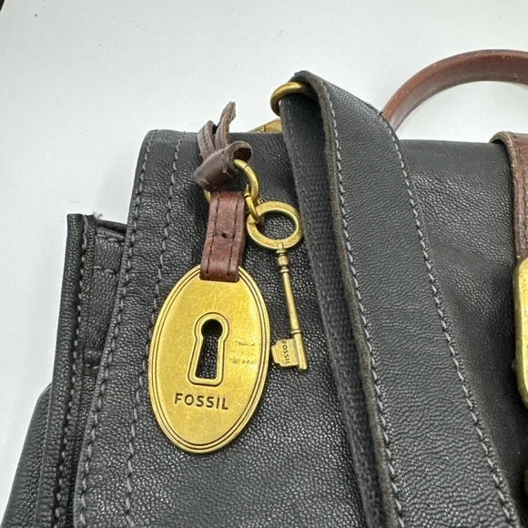 Fossil Vintage Black Leather Backpack with Brown Accents - Picture 3 of 14